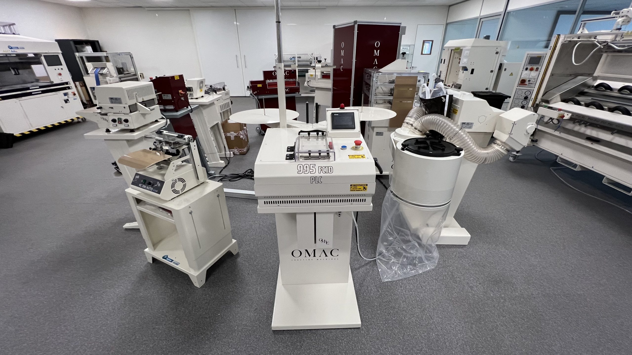 Machine pour couper les sangles - Modèle OMAC 995 FCID PLC