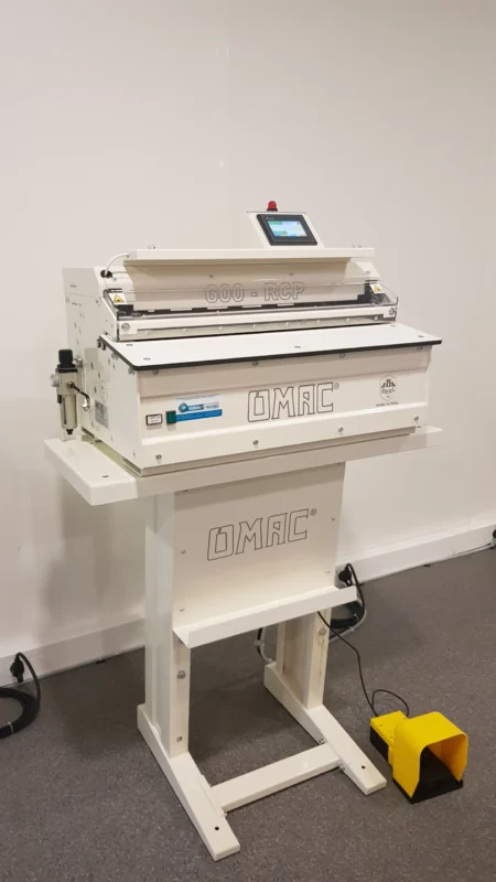 Machine à remborder à froid ou à chaud